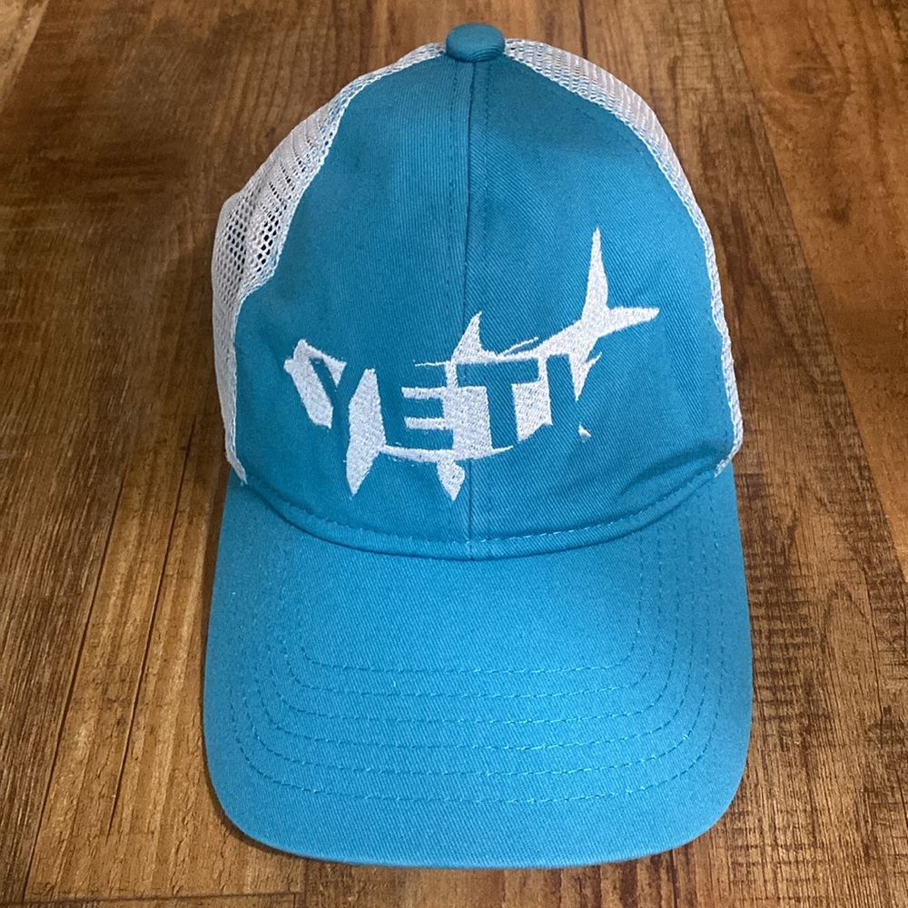 YETI Tarpon Fish Light Blue (Teal) Trucker Hat Ball Cap Mesh Snapback